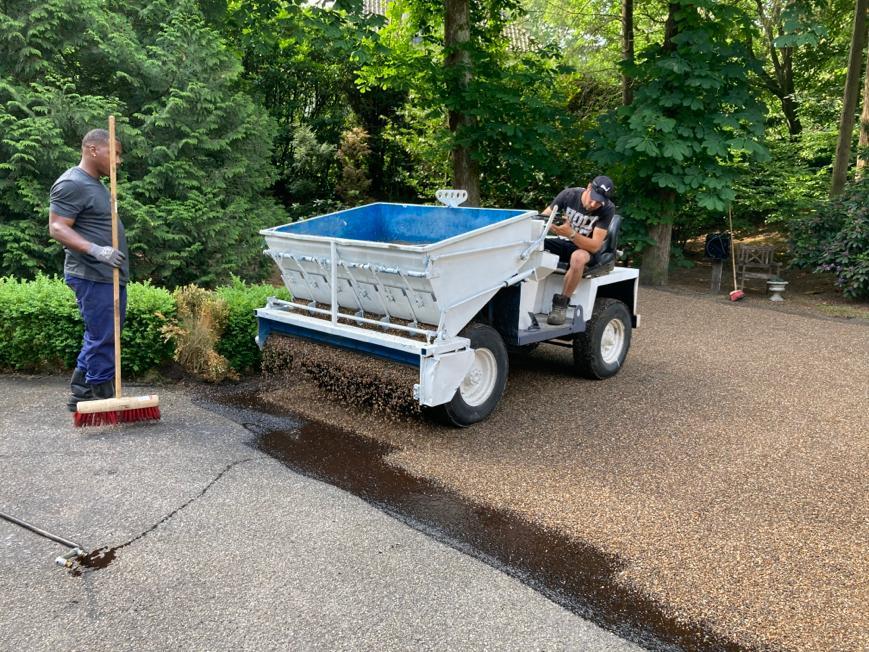 Buitengewoon | Slijtlaag asfalt aanbrengen